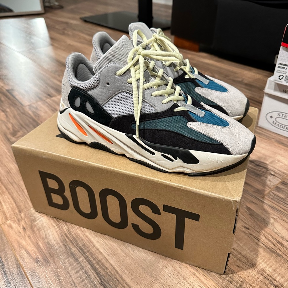 Adidas Yeezy 700 Waverunner